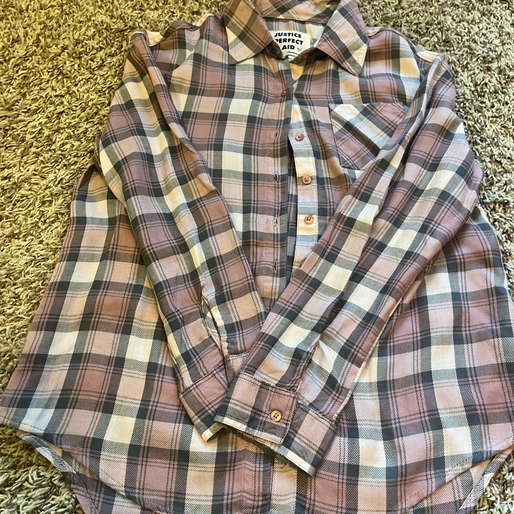 Girls checkered button shirt. Size 14/16